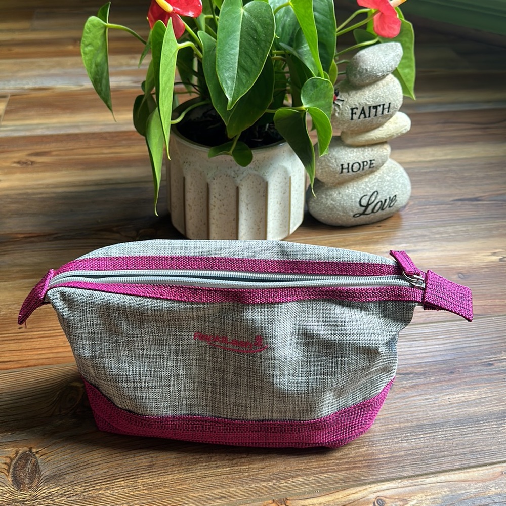 💖Rapid Lash grey and hot pink toiletries bag